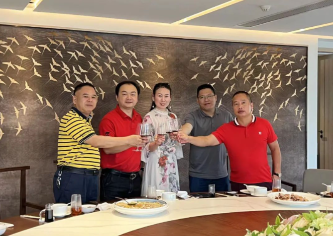 热烈祝贺金康道夫深圳品牌服务中心开业大吉！