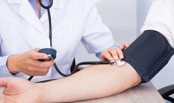 高血压吃什么可以自然降下来？